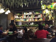 -春天里·老街坊餐厅(港隆广场店)