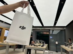 -DJI大疆(深圳华强北曼哈授权体验店)
