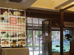 -阿瓦山寨·湘菜现炒·剁椒鱼头王(咸阳总店)