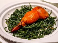葱烤八宝葫芦鸭-屋里厢上海菜馆