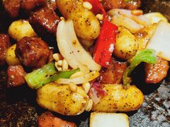 铁板松子牛肉粒-蜜桃餐厅·伴山(湖滨商业街店)