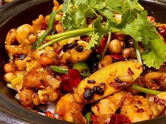 干锅牛蛙煲-馬蘭花開(车站大道店)