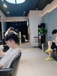 点击看大图 -不迫先生专业男士剪发