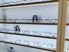 -罗伯特眼镜·蔡司官方授权(前海桂湾店)