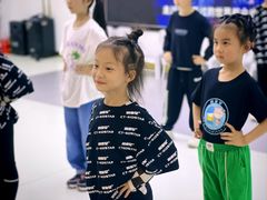 -潮童星少儿模特形体培训(郑州总校)