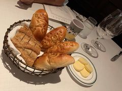 餐前包-Wolfgang’s Steakhouse 沃夫冈牛排馆(上海白玉兰广场店)