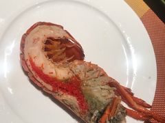 -大中华希尔顿酒店-念自助餐·嗨啤·小龙虾