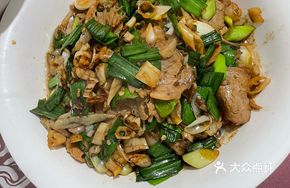 Stir-Fried Bundled Chicken