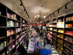 -钟书阁(松江泰晤士小镇店)