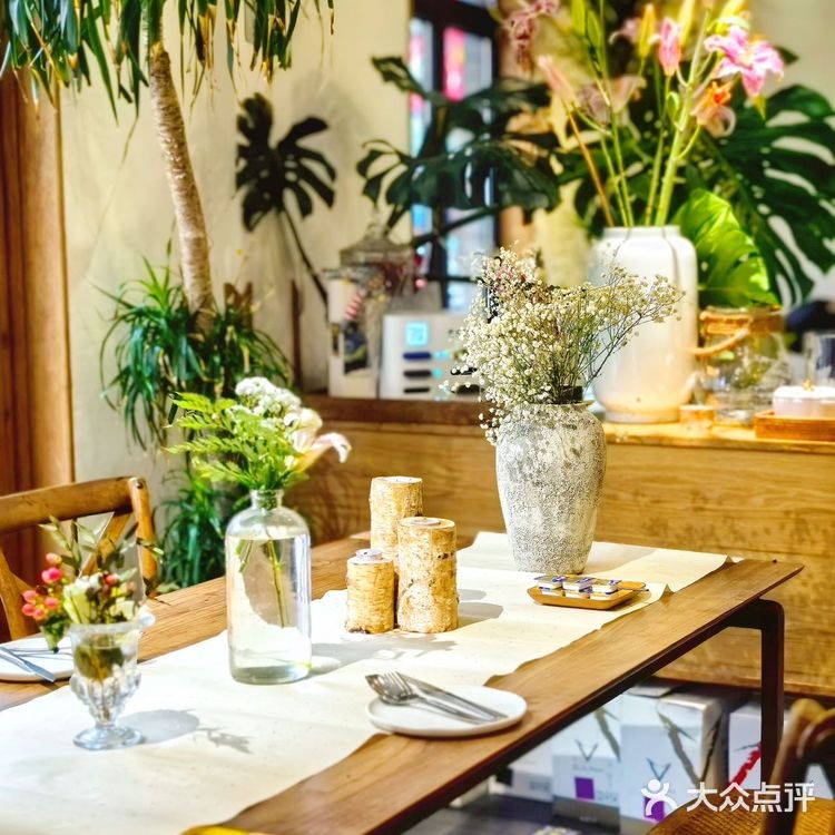 杭州西湖边的浪漫花园餐厅🍴美的一塌糊涂