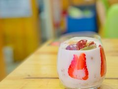 水果酸奶燕麦杯-Dreamsalad梦想轻厨(健康轻食·减脂沙拉·意面·祖庙店)