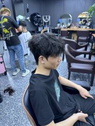 -藤野造型专业烫染接发