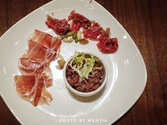 -恰餐厅及酒吧 CHAR Bar & Grill (北京丽都皇冠假日店)