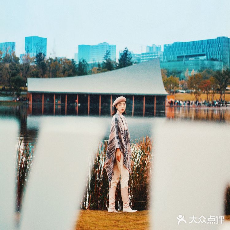 成都首家水下图书馆‼️避开人群的必打卡机位