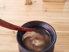 香菇煨土鸡汤-一灌煨汤(世茂店)