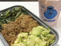 -瑞幸咖啡(田贝地铁站D出入口店)