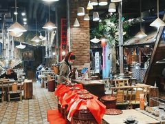 大堂-破瓦寒窑·地摊烤羊排