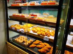 面包甜点陈列柜-可颂坊(中心书城店)