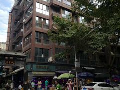 -青石桥花鸟鱼虫市场(叠翠城店)