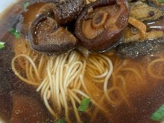 香菇爆鳝面-老西白点心店