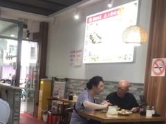 -黄阿姨锅贴大王(万航渡路店)