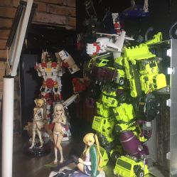 -Black Tattoo Studio