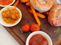 烤肠拼盘-莫斯科餐厅