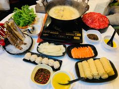 -鲜入围煮花胶鸡海鲜火锅