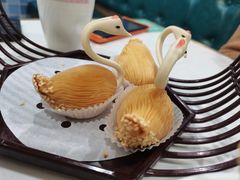 天鹅榴莲酥-东鑫记港式茶餐厅(南京东路店)