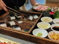 -围炉肉舍•炭烤活鳗•丹东海鲜烤肉(步行街店)