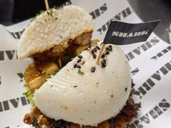 青咖喱菠萝烤鸡腿堡-shark burger·鲨鱼汉堡(交子大道店)