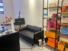 -小飞侠奢侈品回收 寄卖 养护(宝山宝龙广场店)