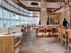 -蜜桃餐厅·伴山(湖滨商业街店)