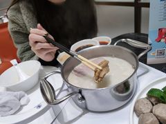 -红鼎豆捞·非遗鲍皇汤火锅(宝丰路店)