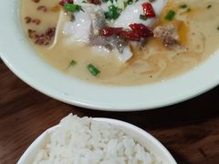 酸菜鱼-菜苔子牛肉粉(大华南湖公园世家店)