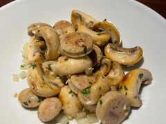 -MONICH牛排融合餐厅(和义大道购物中心店)