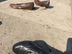 -多瑙河畔鞋履雕塑