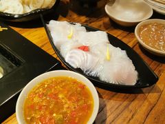 -老牌坊云南鱼豆花火锅(爱建店)