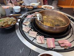 -阿山卓·野生菌火锅·纳西火塘烤肉