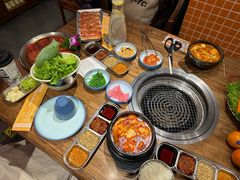 -明洞阿姨·韩式酱蟹烤肉·创意料理(三元桥店)