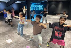 -CASTER跳舞俱乐部