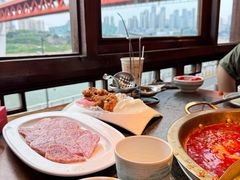 -小天鹅火锅·一线江景洪鼎旗舰店(洪崖洞店)