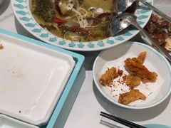 -姚姚酸菜鱼·金戈戈香港豉油鸡(喜荟城联名店)