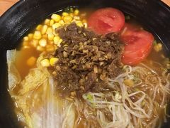 肥牛辛拉面-肥肥虾庄·金牌油焖大虾(杨园滨江时代walk店)