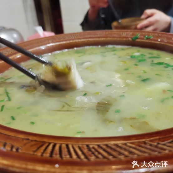 红苹果餐厅(向义镇人民政府东南)