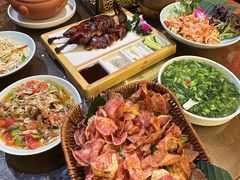 -老滇山寨•云南特色菜•地方菜•民族风情歌舞表演(金碧店)