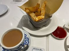 蛋牛猪仔包配薯角-翠华餐厅(宝安壹方城店)