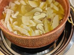 -菌海森林·非遗野生菌火锅(西山区滇池路摩根道店)