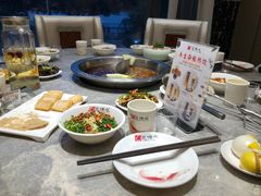 -忘情水鱼头·鲜鱼火锅(滨江中路店)