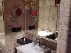 -东北大厦酒店(沈阳北站青年大街店)